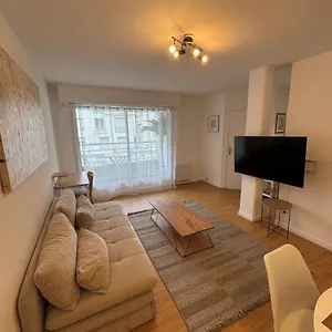 F2 Calme Et Lumineux Avec Balcon Au Coeur Du Vieux Appartement